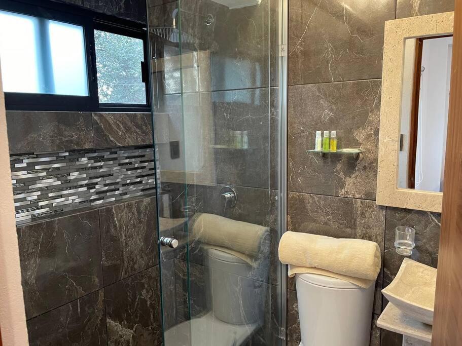 Suites C O V A D O N G A Mexico Chambre photo